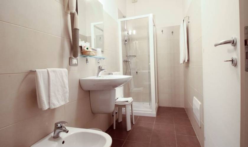 Camera matrimoniale Hotel Italia*** VERONA Camera matrimoniale Hotel Italia*** VERONA