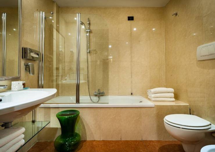 Family room Hotel Dei Cavalieri Caserta**** CASERTA Family room Hotel Dei Cavalieri Caserta**** CASERTA