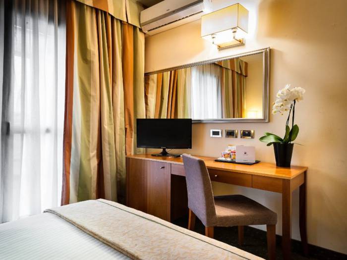 Classic single room hotel dei cavalieri caserta**** Classic single room hotel dei cavalieri caserta****