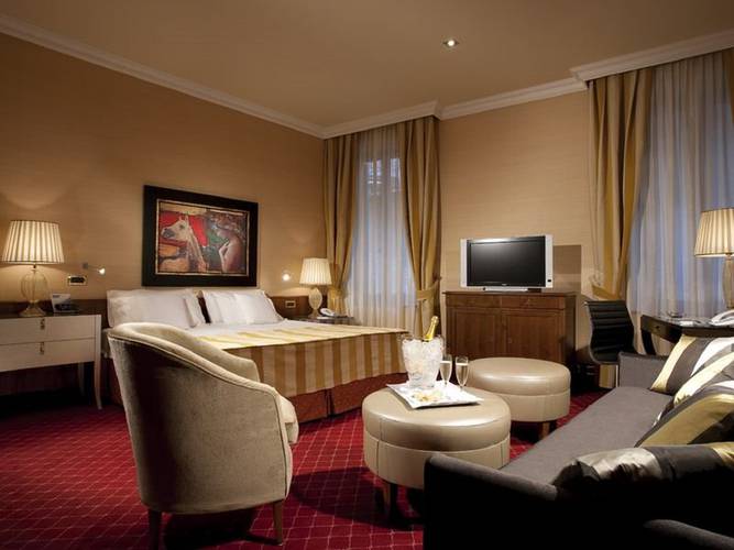 Superior double or twin beds room hotel accademia**** verona Superior double or twin beds room hotel accademia**** verona