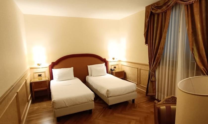 Superior twin room Andreola Central Hotel**** MILAN Superior twin room Andreola Central Hotel**** MILAN
