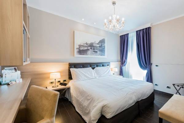 Superior double or twin  room Hotel Il Corazziere**** in COMO-MERONE