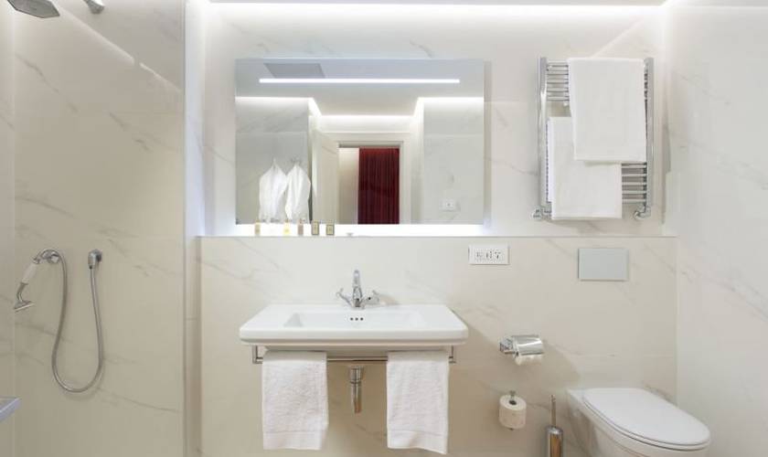 Classic double for single use Hotel Degli Artisti**** ROME Classic double for single use Hotel Degli Artisti**** ROME