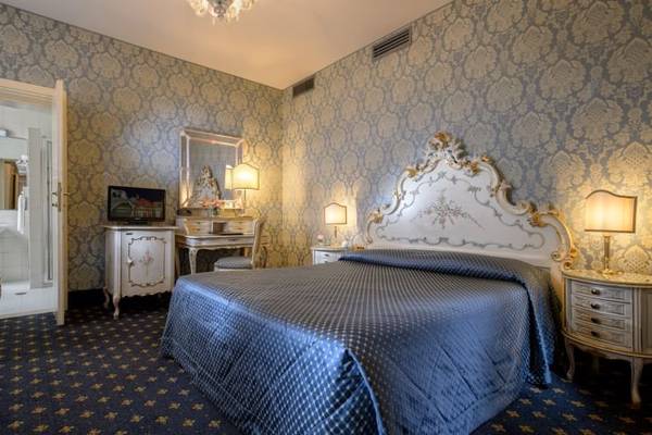 Classic double room Hotel Rialto**** in VENICE