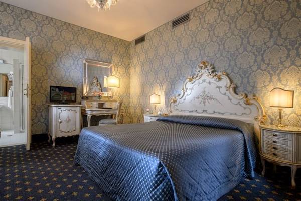 Camera Classic matrimoniale Hotel Rialto**** a VENEZIA
