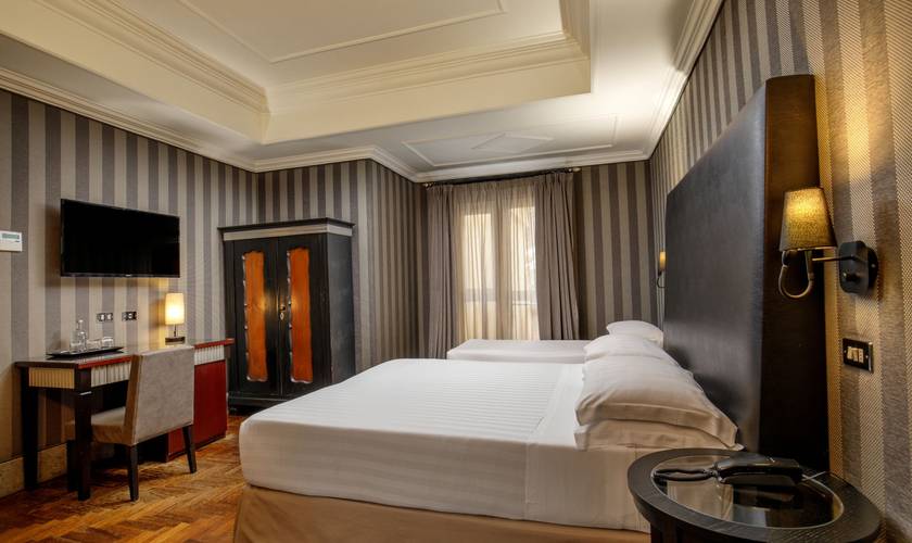 Camera deluxe tripla Hotel Royal Court**** ROMA