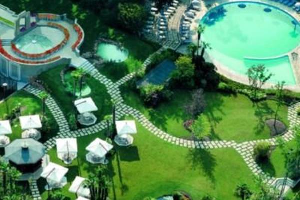 Piscina regina palace hotel**** stresa-lago maggiore Piscina regina palace hotel**** stresa-lago maggiore
