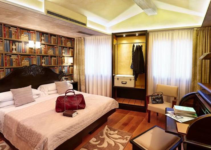 Classic double room Hotel Saturnia & International**** VENICE Classic double room Hotel Saturnia & International**** VENICE