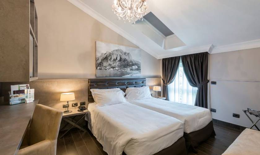 Superior double or twin  room Hotel Il Corazziere**** COMO-MERONE