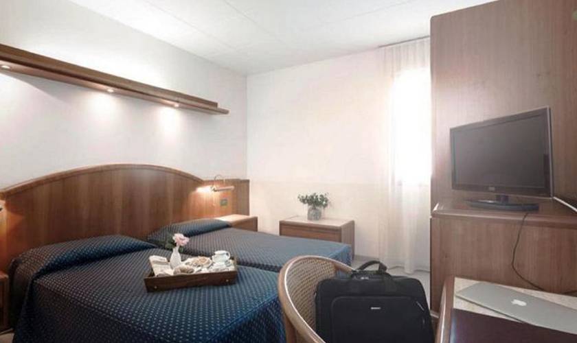 Superior room with double or twin beds Alfa Fiera Hotel**** VICENZA Superior room with double or twin beds Alfa Fiera Hotel**** VICENZA
