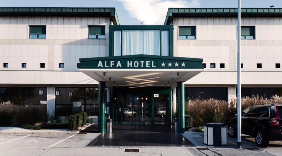ALFA FIERA HOTEL: COMFORT E BUSINESS A UN PASSO DALLA FIERA Space Hotels ALFA FIERA HOTEL: COMFORT E BUSINESS A UN PASSO DALLA FIERA Space Hotels