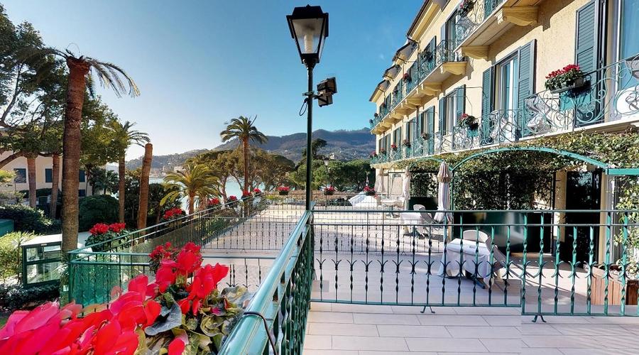 UN’ESTATE AL MARE Space Hotels UN’ESTATE AL MARE Space Hotels