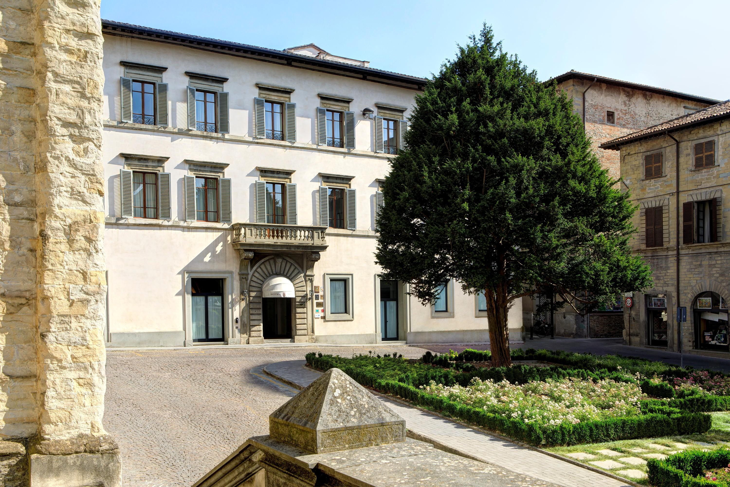VACANZE INTELLIGENTI Space Hotels