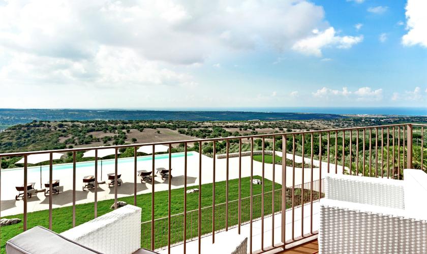 Camera deluxe matrimoniale Hotel Relais Chiaramonte**** RAGUSA Camera deluxe matrimoniale Hotel Relais Chiaramonte**** RAGUSA