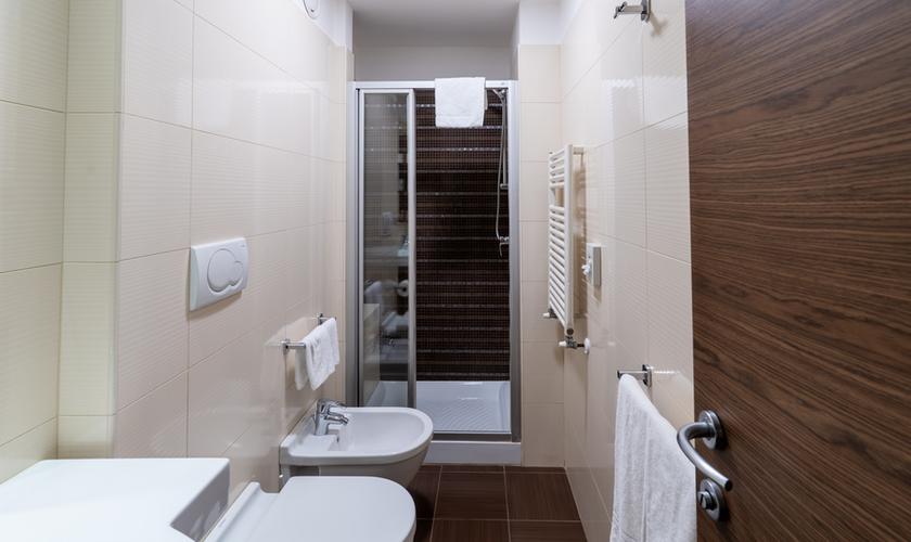 Camera Premium singola Hotel Des Etrangers*** MILANO Camera Premium singola Hotel Des Etrangers*** MILANO