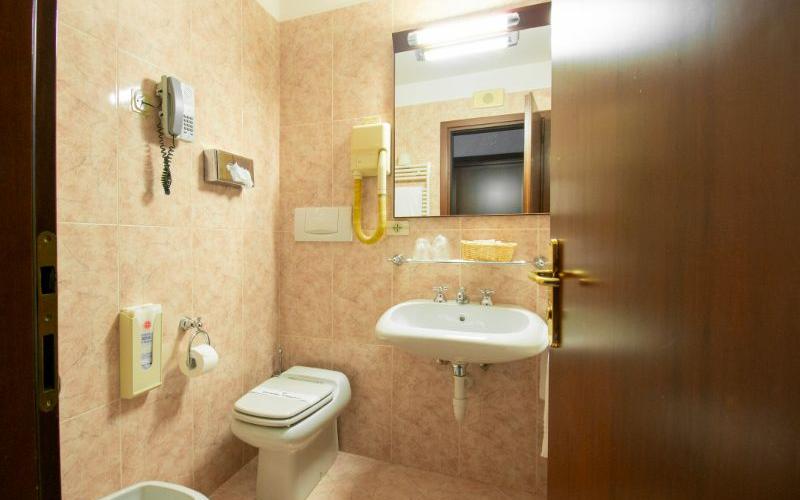 Camera deluxe singola Hotel Excelsior San Marco**** BERGAMO Camera deluxe singola Hotel Excelsior San Marco**** BERGAMO