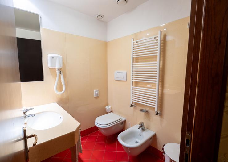 Camera superior a due letti Hotel Des Etrangers*** MILANO Camera superior a due letti Hotel Des Etrangers*** MILANO