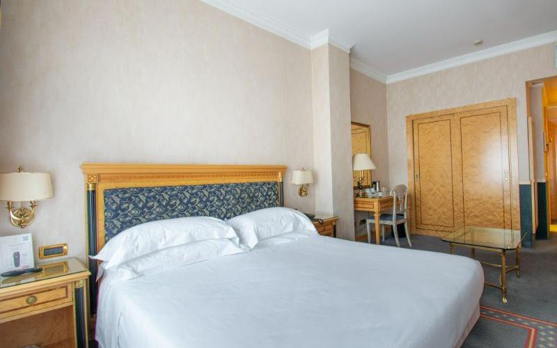 Camera deluxe matrimoniale Hotel Excelsior San Marco**** BERGAMO Camera deluxe matrimoniale Hotel Excelsior San Marco**** BERGAMO