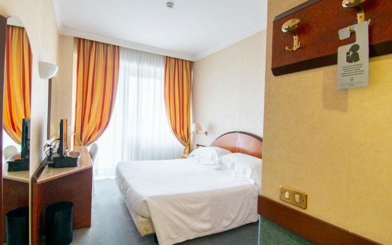 Camera deluxe matrimoniale Hotel Excelsior San Marco**** BERGAMO Camera deluxe matrimoniale Hotel Excelsior San Marco**** BERGAMO