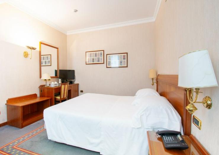 Standard Double room Hotel Excelsior San Marco**** BERGAMO Standard Double room Hotel Excelsior San Marco**** BERGAMO