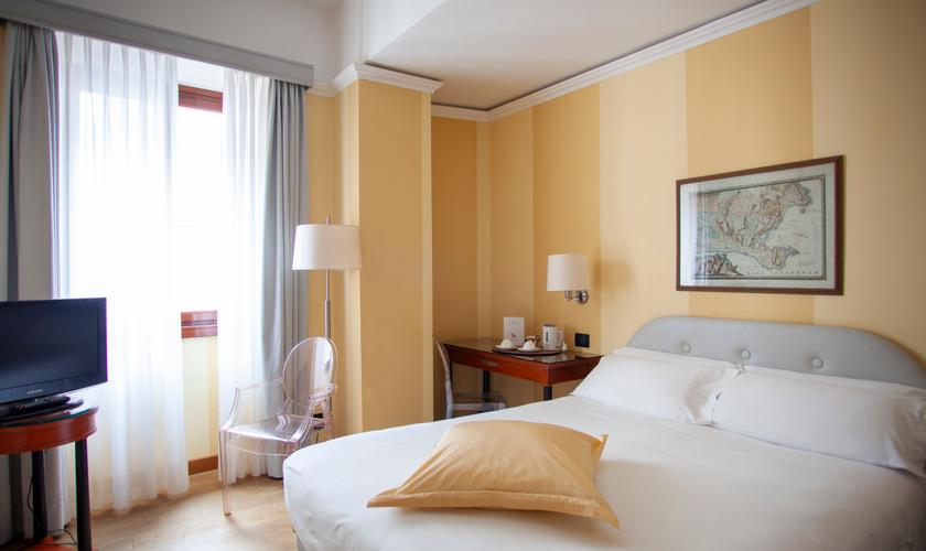 Camera classic matrimoniale Hotel Gran Duca di York*** MILANO Camera classic matrimoniale Hotel Gran Duca di York*** MILANO