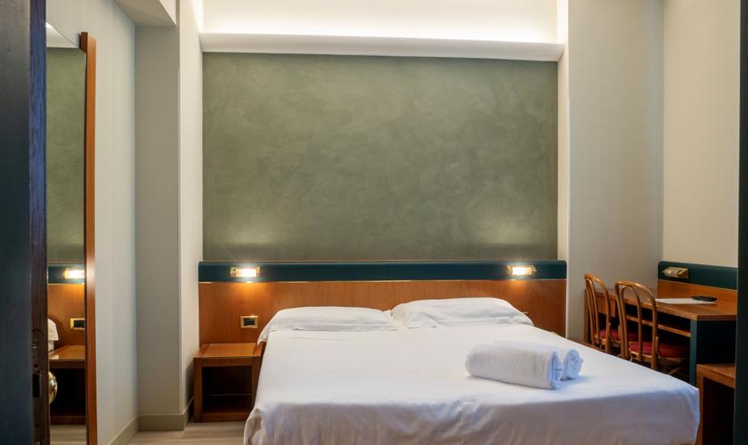 Classic double for single use Hotel Des Etrangers*** MILAN Classic double for single use Hotel Des Etrangers*** MILAN