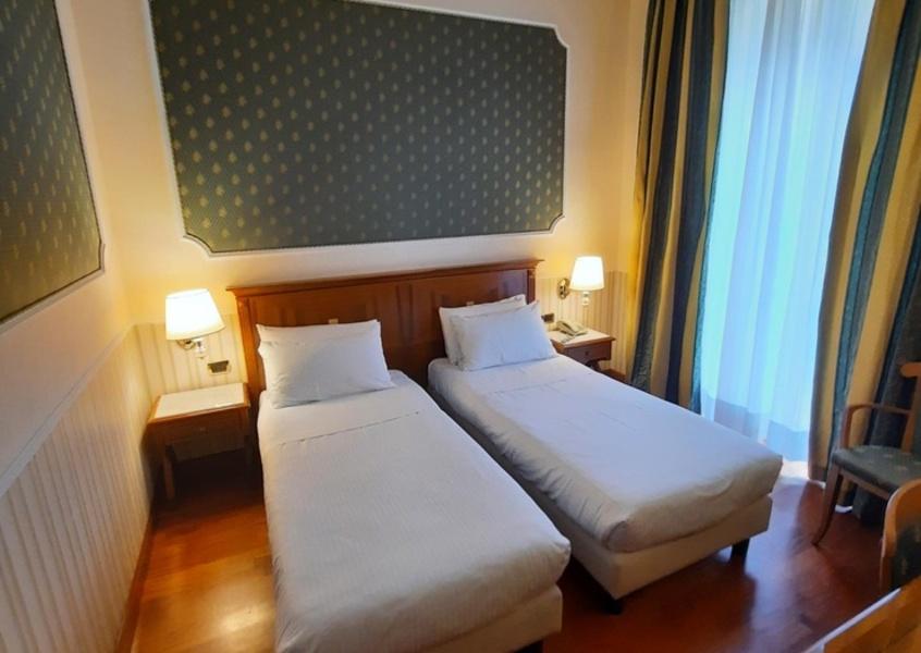 Camera classic a due letti Andreola Central Hotel**** a MILANO