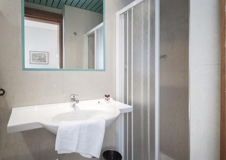 Classic double or twin room: Alfa Fiera Hotel**** VICENZA Classic double or twin room: Alfa Fiera Hotel**** VICENZA