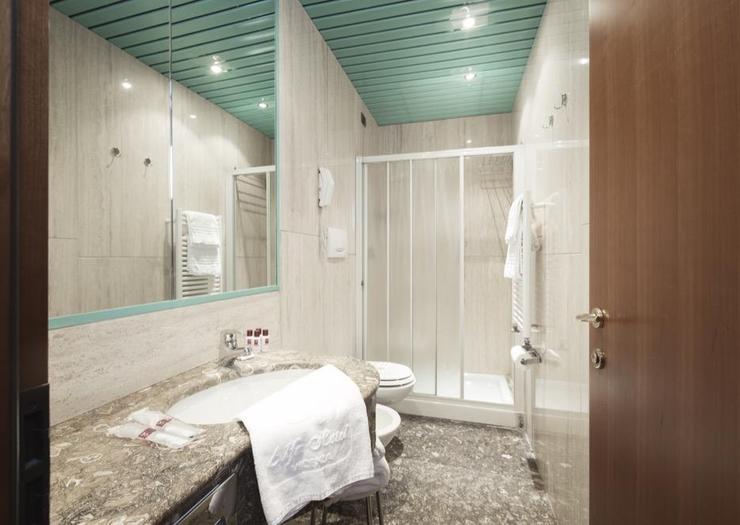 Classic double or twin room: Alfa Fiera Hotel**** VICENZA Classic double or twin room: Alfa Fiera Hotel**** VICENZA