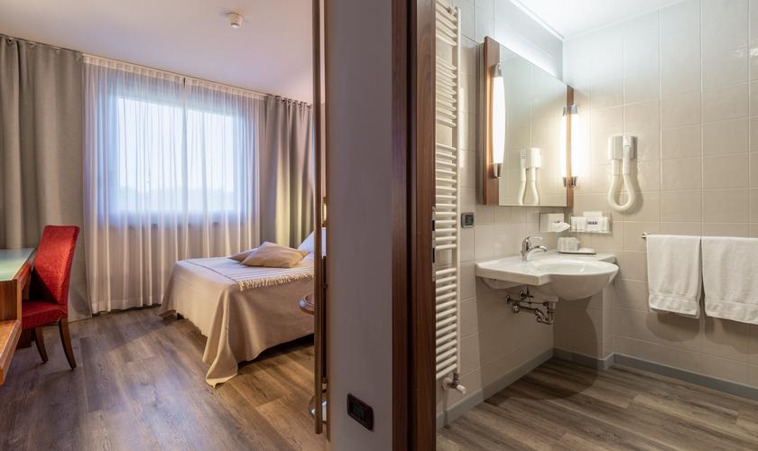 Camera a due letti First Hotel Malpensa**** MILANO-MALPENSA Camera a due letti First Hotel Malpensa**** MILANO-MALPENSA