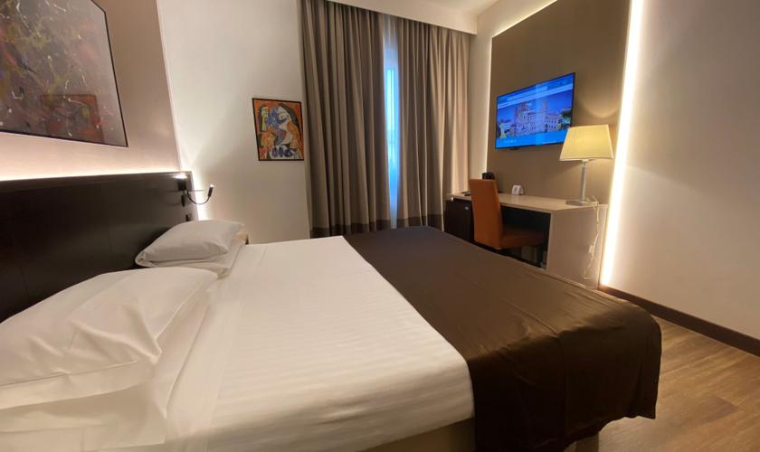 Camera matrimoniale Hotel Carlton*** FERRARA Camera matrimoniale Hotel Carlton*** FERRARA