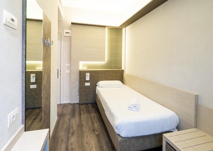 Camera Platinum singola Hotel Des Etrangers*** MILANO Camera Platinum singola Hotel Des Etrangers*** MILANO