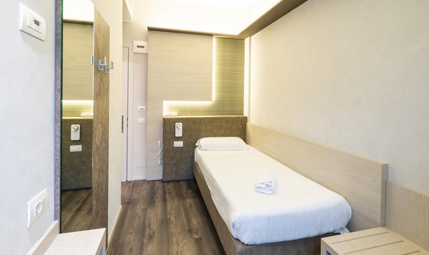 Camera Platinum singola Hotel Des Etrangers*** MILANO Camera Platinum singola Hotel Des Etrangers*** MILANO