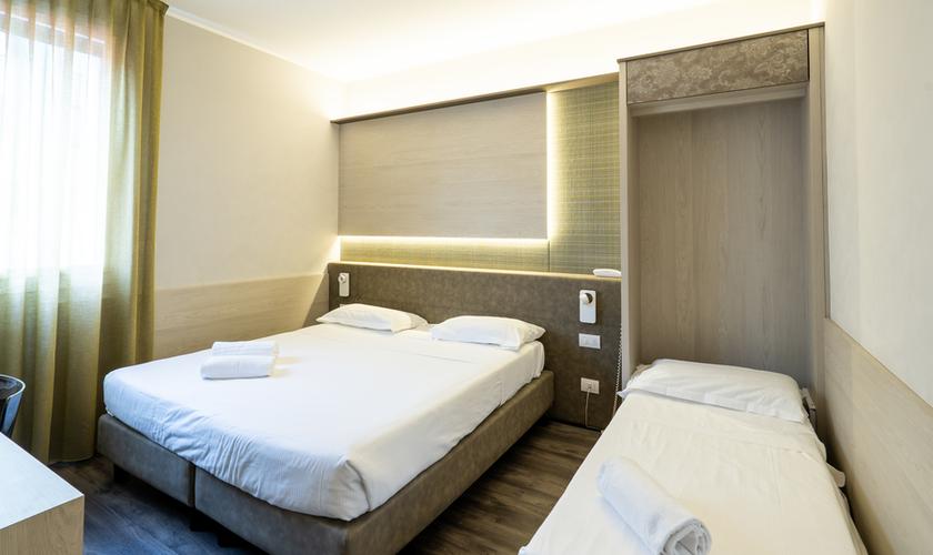 Camera Platinum tripla Hotel Des Etrangers*** MILANO Camera Platinum tripla Hotel Des Etrangers*** MILANO