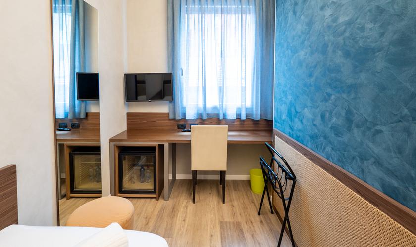 Camera Premium singola Hotel Des Etrangers*** MILANO Camera Premium singola Hotel Des Etrangers*** MILANO