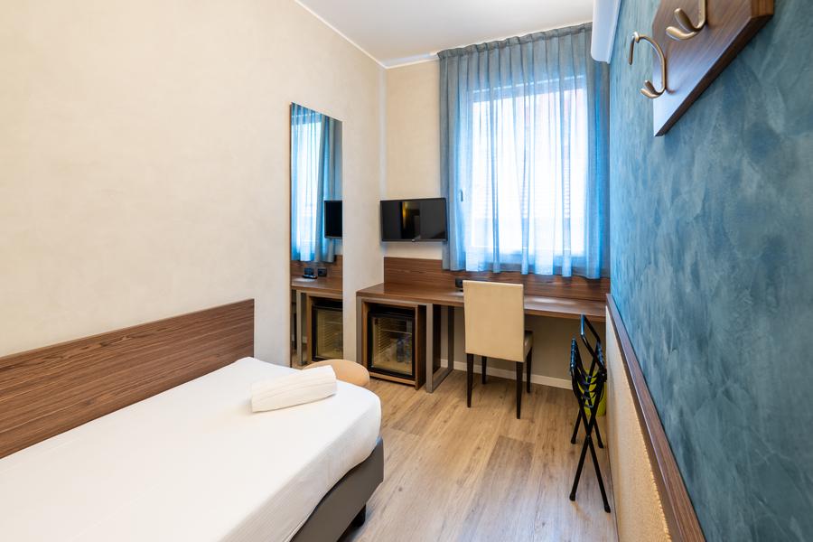 Camera Premium singola Hotel Des Etrangers*** a MILANO