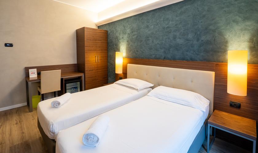 Camera Premium matrimoniale o due letti Hotel Des Etrangers*** MILANO Camera Premium matrimoniale o due letti Hotel Des Etrangers*** MILANO