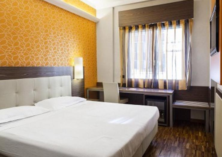 Premium triple room Hotel Des Etrangers*** MILAN Premium triple room Hotel Des Etrangers*** MILAN
