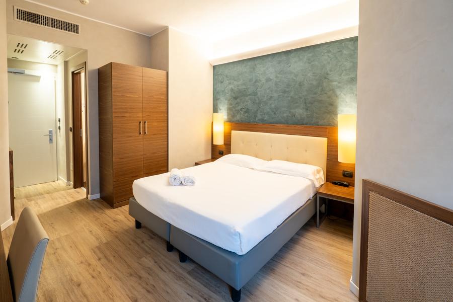 Camera Premium matrimoniale o due letti Hotel Des Etrangers*** a MILANO