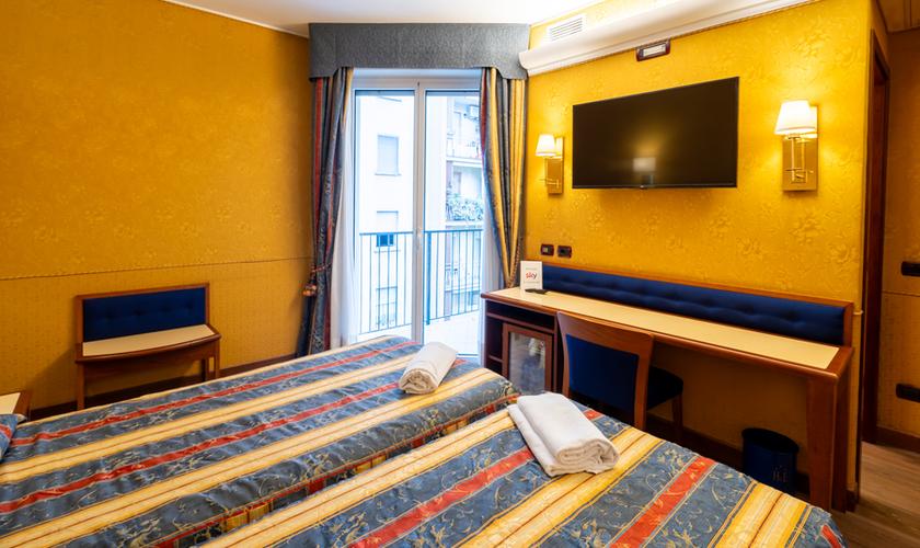 Camera superior a due letti Hotel Des Etrangers*** MILANO Camera superior a due letti Hotel Des Etrangers*** MILANO