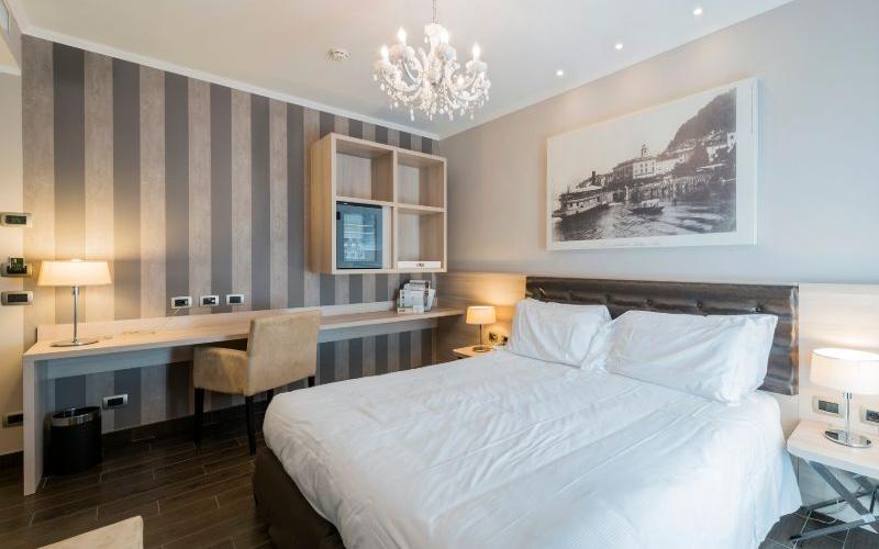 Superior double or twin  room Hotel Il Corazziere**** COMO-MERONE Superior double or twin  room Hotel Il Corazziere**** COMO-MERONE