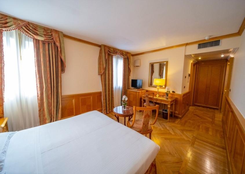 Camera superior matrimoniale Andreola Central Hotel**** a MILANO