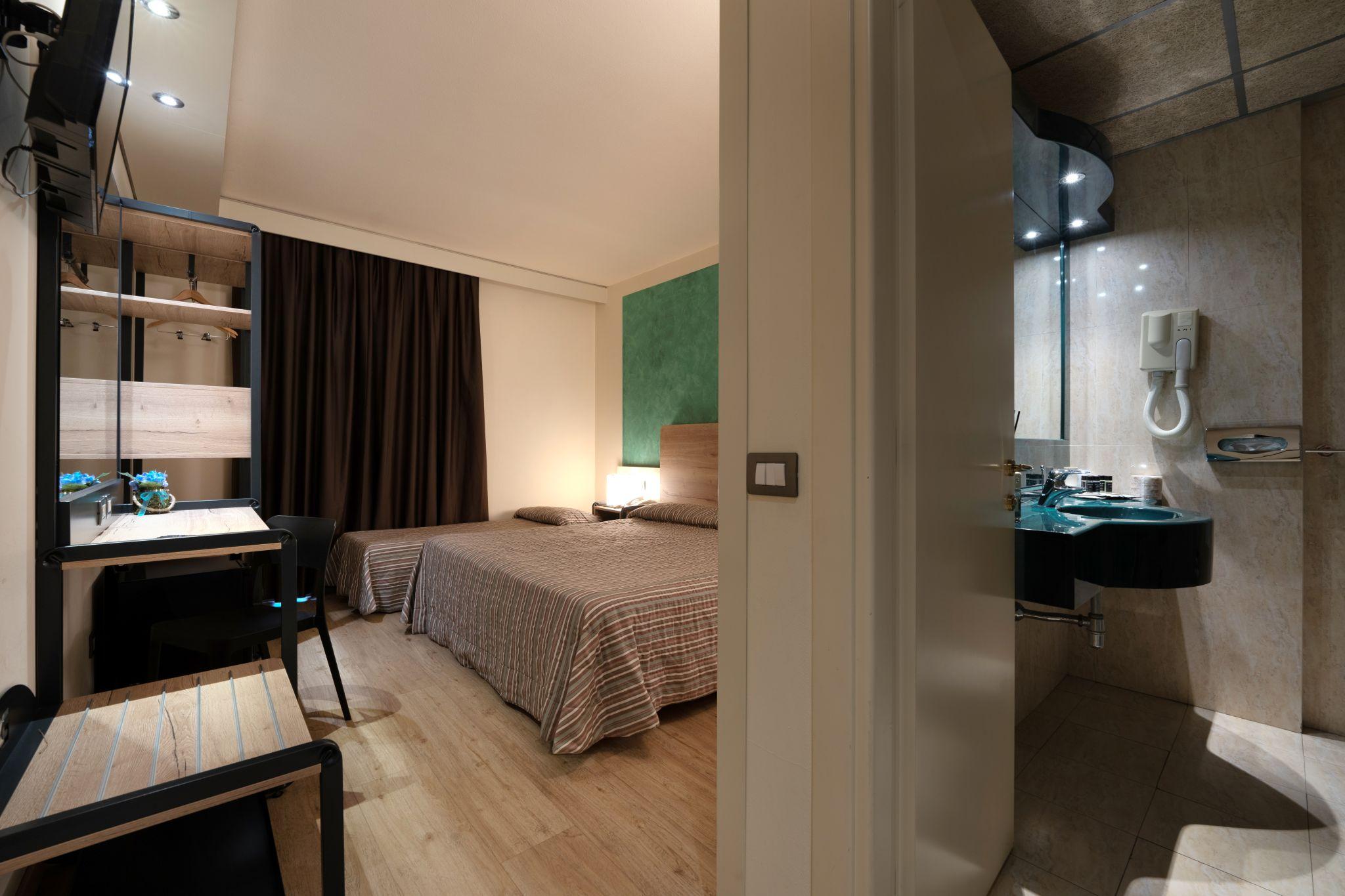 Standard triple rooms Hotel Galilei**** in PISA