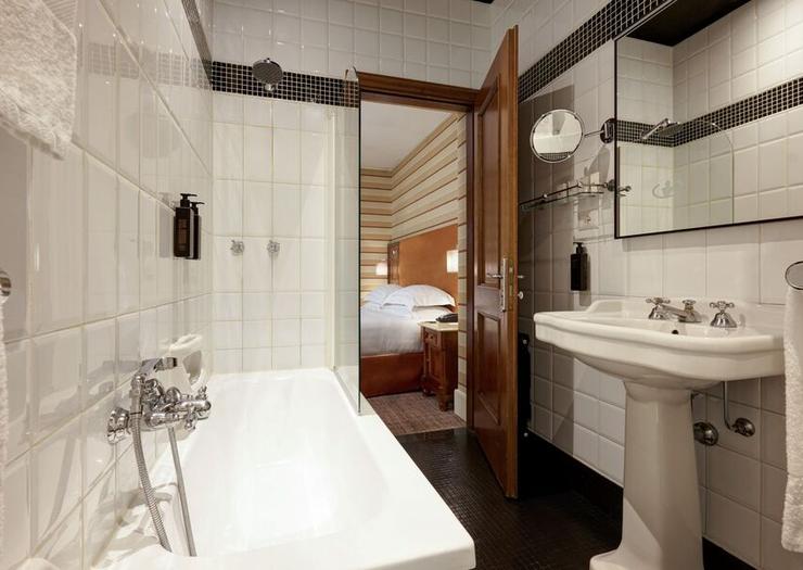 Camera superior matrimoniale Hotel Mascagni**** ROMA Camera superior matrimoniale Hotel Mascagni**** ROMA