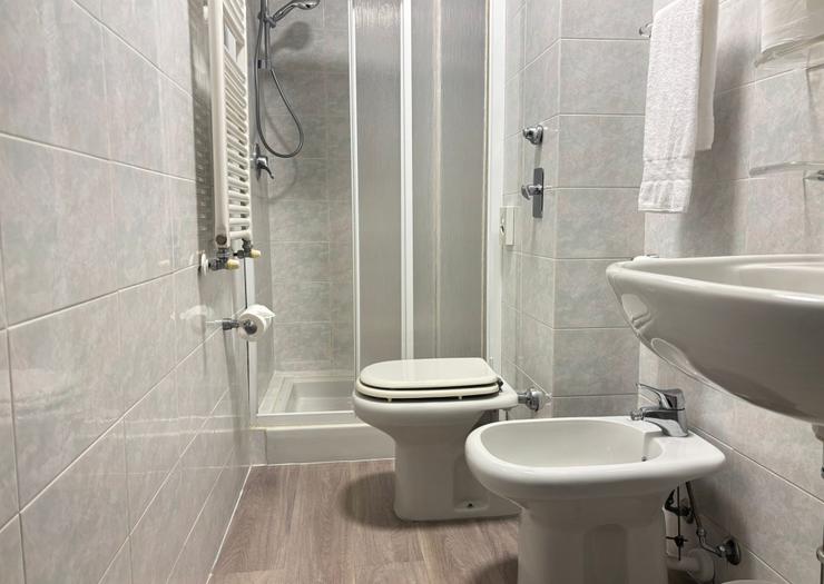 Classic double for single use Hotel Des Etrangers*** MILAN Classic double for single use Hotel Des Etrangers*** MILAN