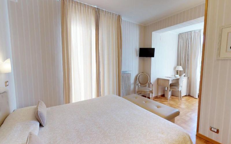 Double room with garden-sea view Hotel Metropole & Santa Margherita**** SANTA MARGHERITA LIGURE Double room with garden-sea view Hotel Metropole & Santa Margherita**** SANTA MARGHERITA LIGURE