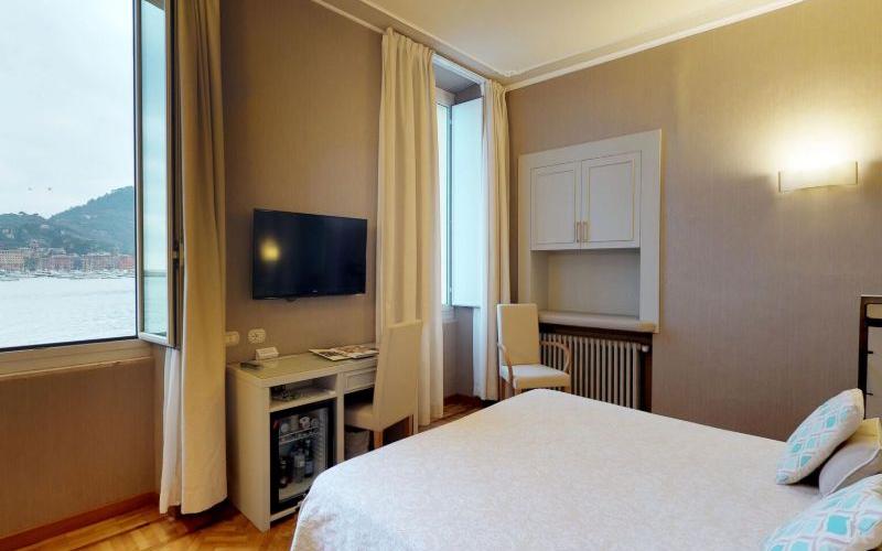 Double room with garden-sea view Hotel Metropole & Santa Margherita**** SANTA MARGHERITA LIGURE Double room with garden-sea view Hotel Metropole & Santa Margherita**** SANTA MARGHERITA LIGURE