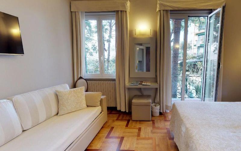 Triple room Hotel Metropole & Santa Margherita**** SANTA MARGHERITA LIGURE Triple room Hotel Metropole & Santa Margherita**** SANTA MARGHERITA LIGURE