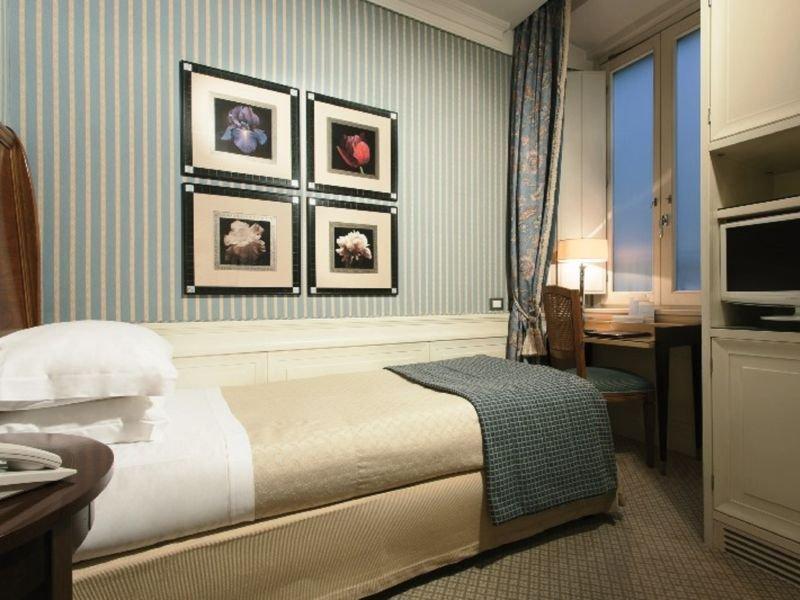 Classic single room Hotel Stendhal**** in ROME