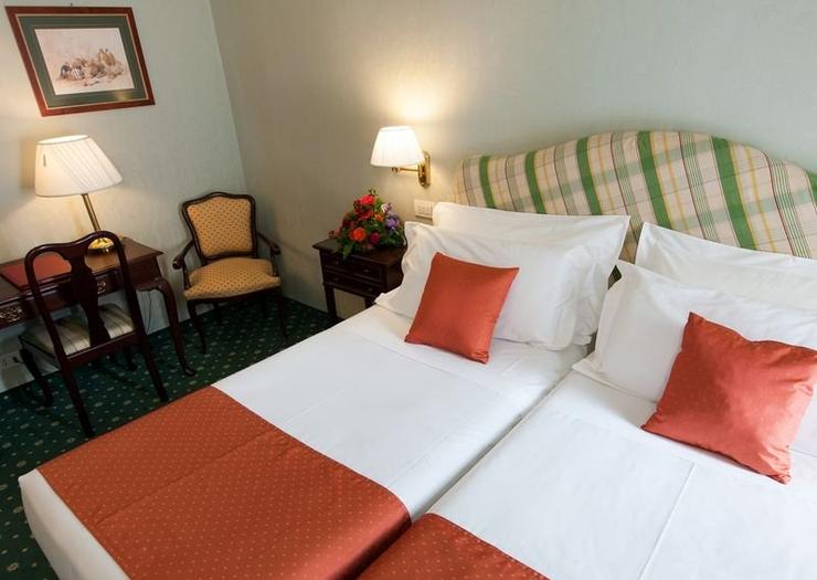 Classic twin room Hotel Victoria**** TURIN Classic twin room Hotel Victoria**** TURIN